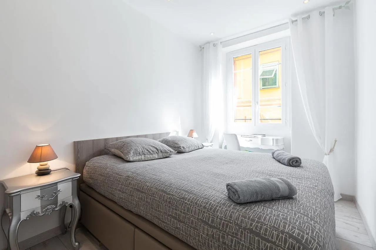 Le Rossetti 2 - F2 Lumineux, Ascenseur, Climatisation, Coeur Vieux-Nice 0*, Nice